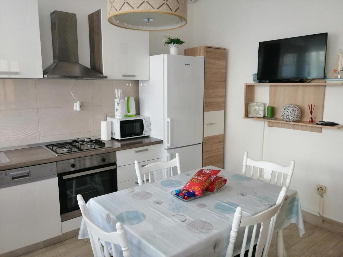 Apartman Mira Zaboric Buitenkant foto