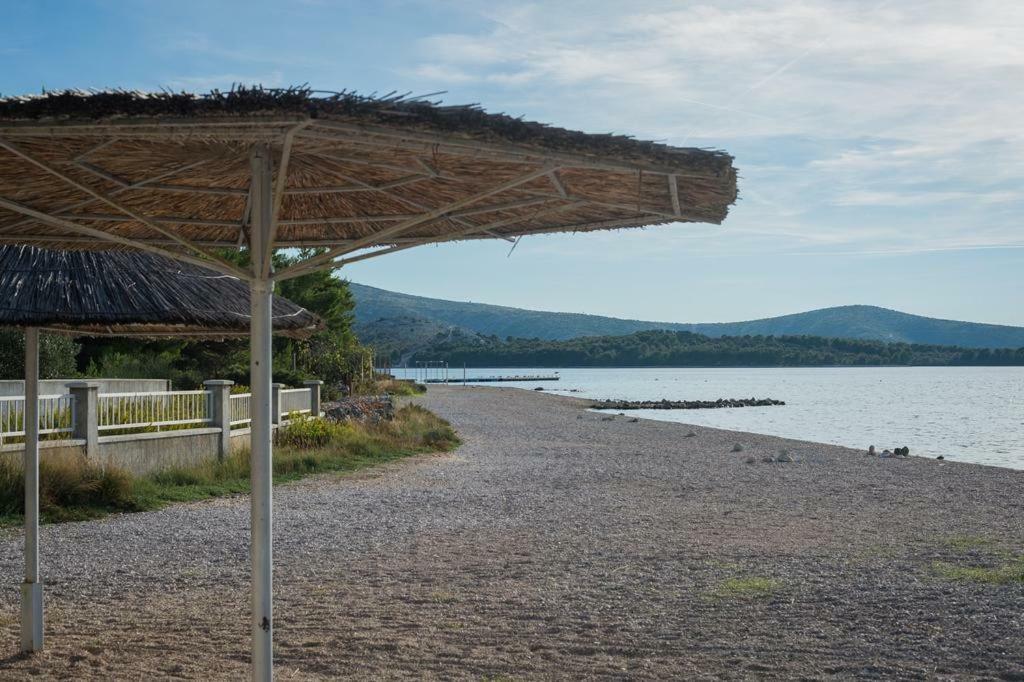 Apartman Mira Zaboric Buitenkant foto
